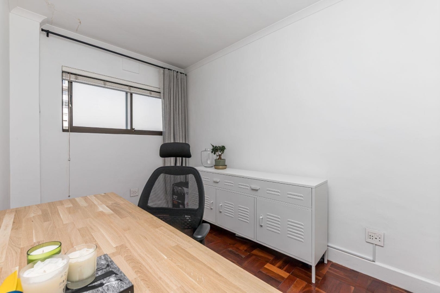 2 Bedroom Property for Sale in Sea Point Western Cape